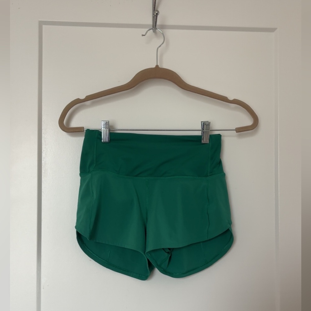 Lululemon green high rise speed up 2.5 shorts barely worn size 2 BARELY WORN